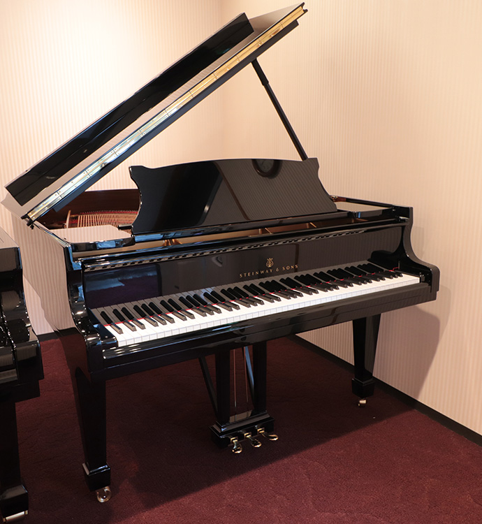 Steinway & Sons グランドピアノ S-155