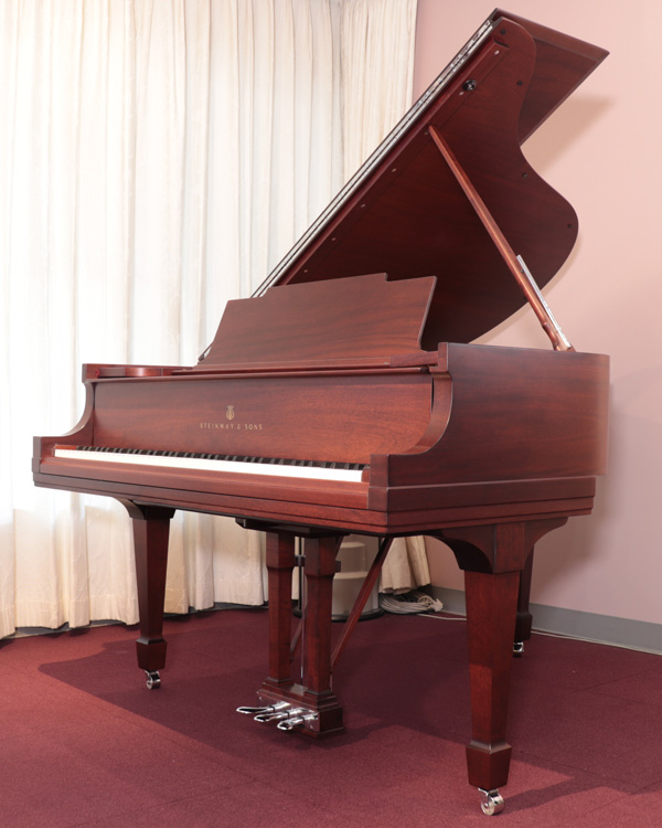 STEINWAY & SONS M170