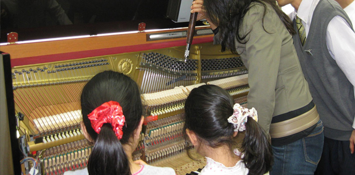 宮地楽器ピアノ分解教室　調律体験